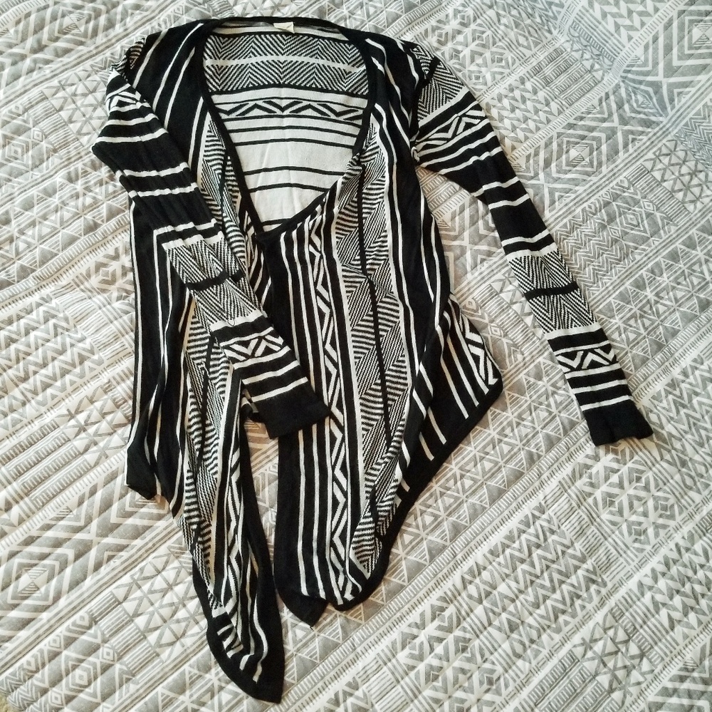 Black & White Hi-Low Tribal Sweater